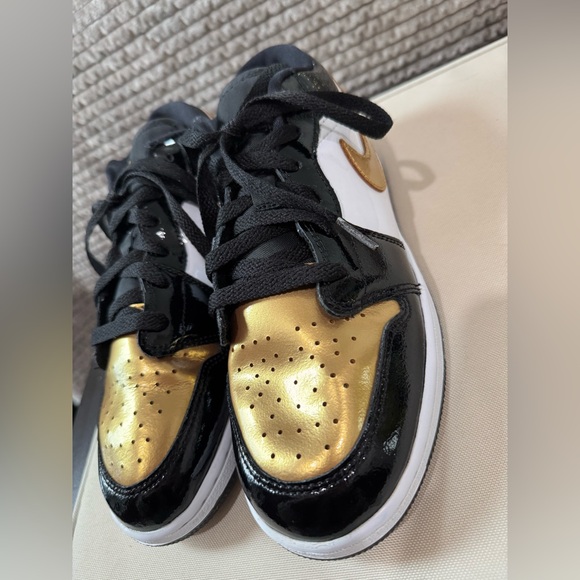 Nike Air Jordan 1 Low Gold Toe size 7Y - Picture 6 of 9